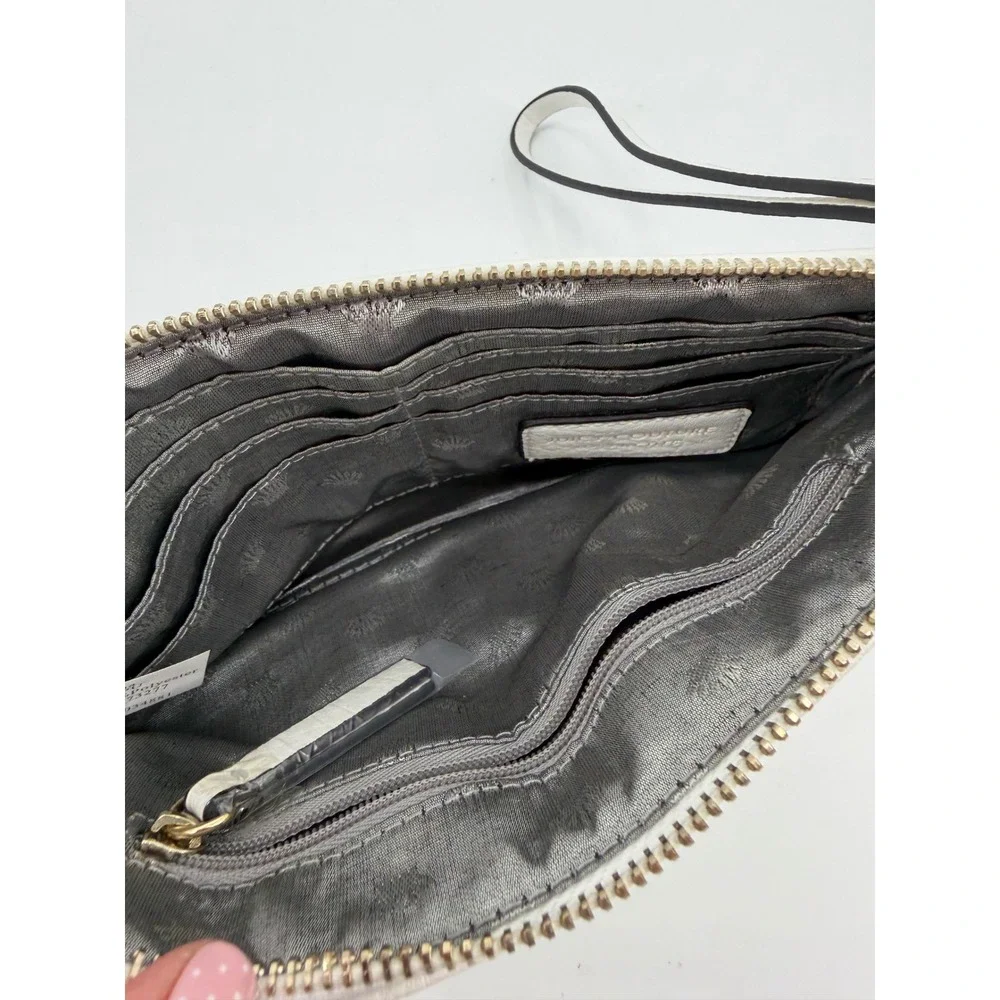 Juicy Couture White Pebbled Faux Leather Pleated Wristlet Wallet Gold Hardware